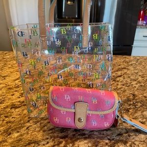 AUTHENTIC lot Dooney and Bourke clear tote and wristlet